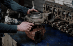 מה ההבדל בין מנוע טורבו לרגיל